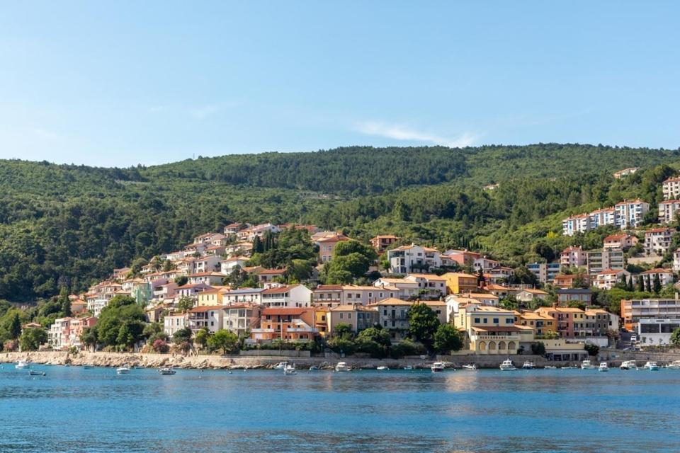 Apartment Noemi With A Direct Beach View Rabac Extérieur photo