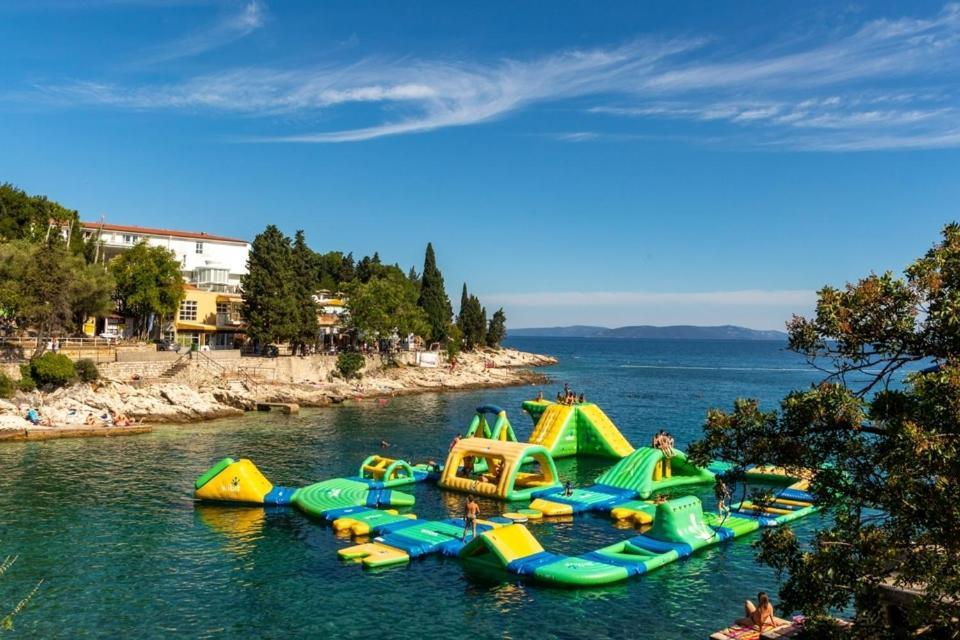 Apartment Noemi With A Direct Beach View Rabac Extérieur photo
