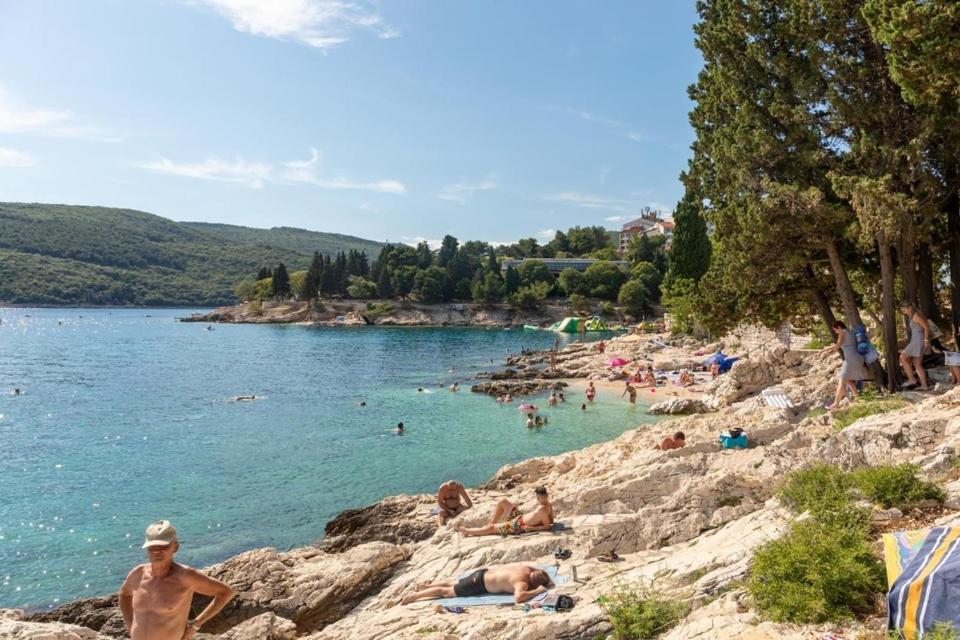Apartment Noemi With A Direct Beach View Rabac Extérieur photo