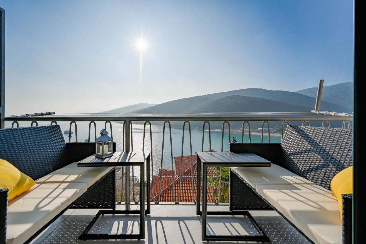 Apartment Noemi With A Direct Beach View Rabac Extérieur photo