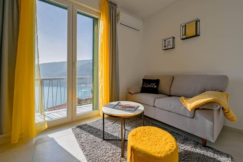Apartment Noemi With A Direct Beach View Rabac Extérieur photo