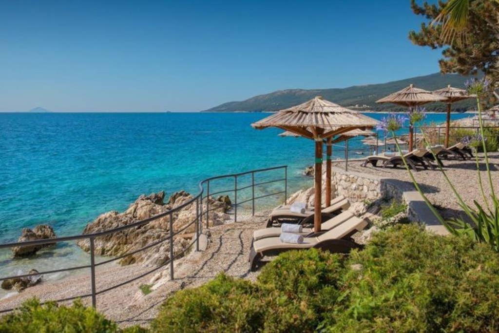 Apartment Noemi With A Direct Beach View Rabac Extérieur photo