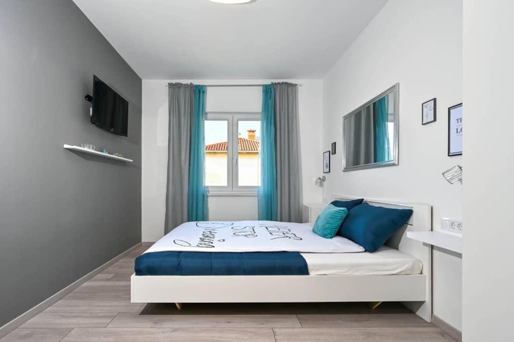 Apartment Noemi With A Direct Beach View Rabac Extérieur photo