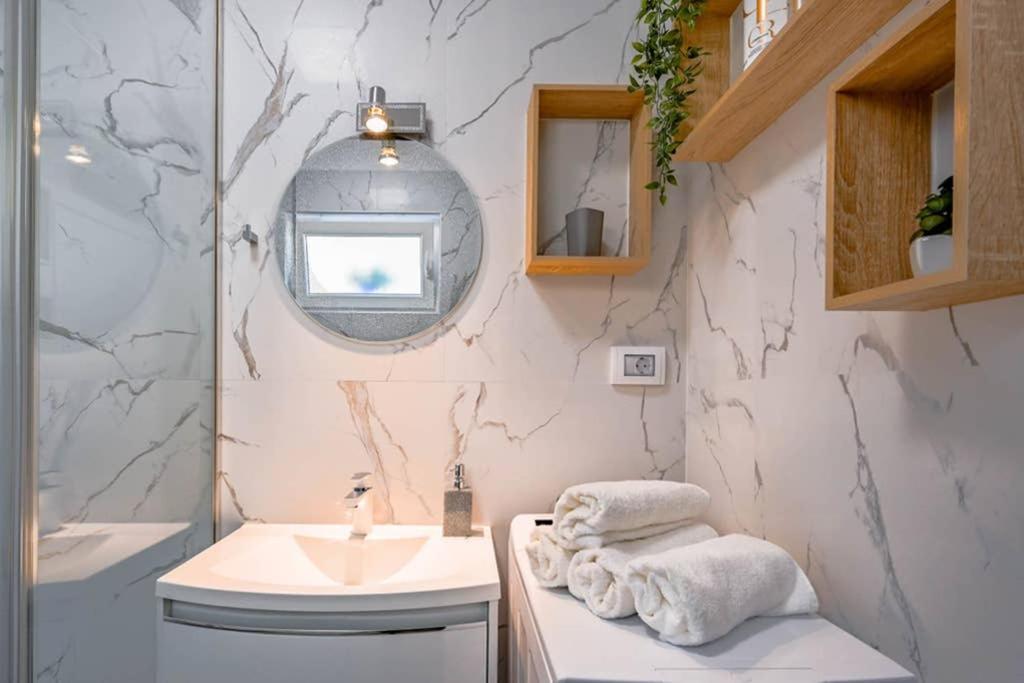 Apartment Noemi With A Direct Beach View Rabac Extérieur photo